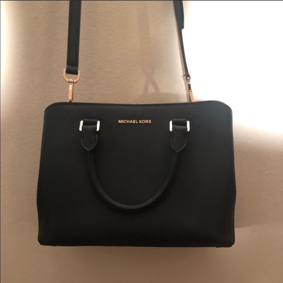 CLASSY BLACK CROSSBODY ✨ MICHAEL KORS ✨ LIKE NEW💕 - Picture 1 of 7
